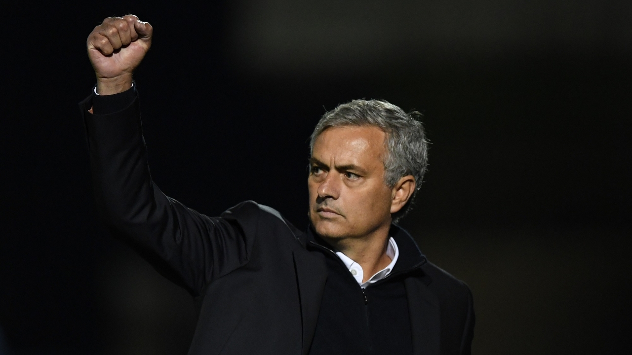 欧冠积分榜分析：小组晋级形势紧张,