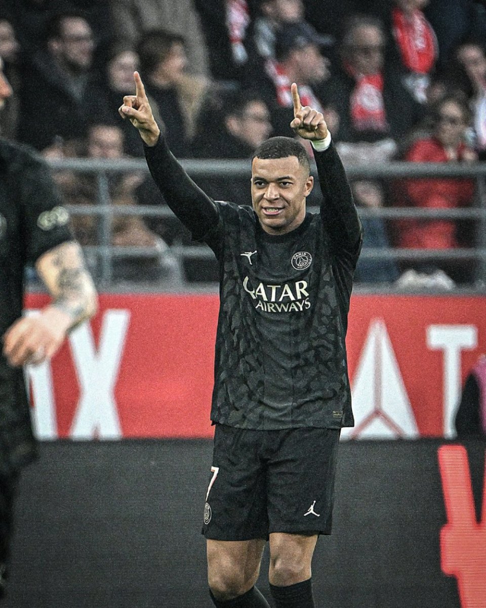 禁区内头球补射破门，毕津浩收获大连英博生涯首球