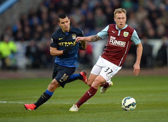 太全面了！杰伦·约翰逊过去5战场均接近30+14+11