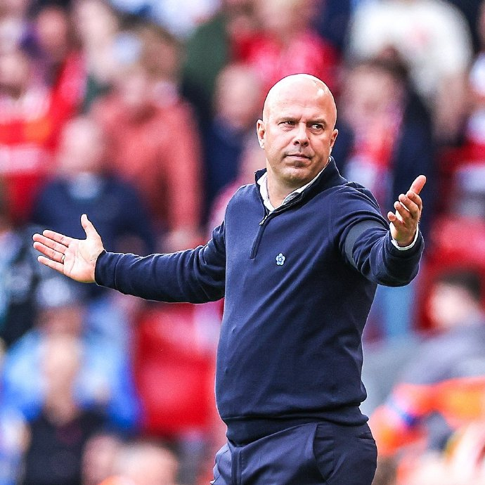 NBA交易市场动态：湖人完成签约,