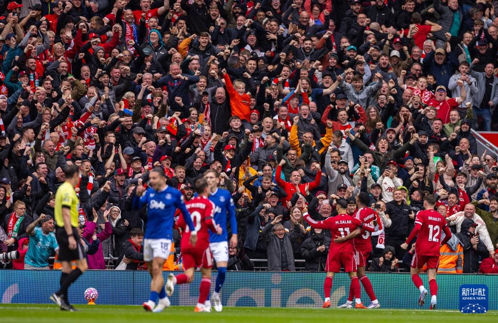 记者：莱比锡预计将接受纽卡对谢什科的9000万欧报价