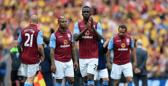 曼联主场迎战西汉姆联，两队均形势不佳，曼联有望取胜。