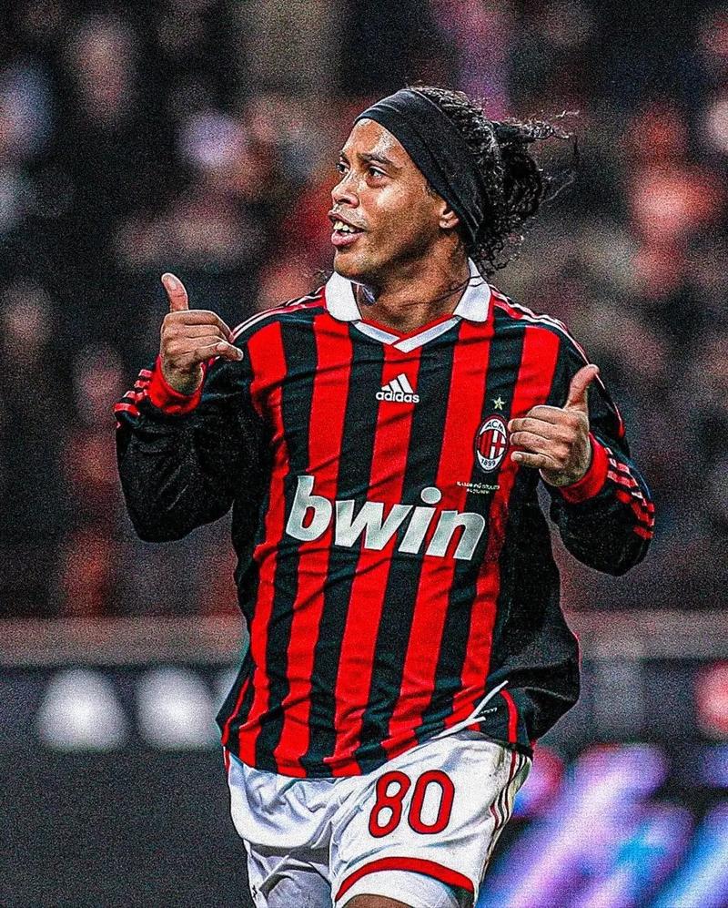 记者：今年租借效力大阪樱花的拉斐尔正与一家中国俱乐部谈判