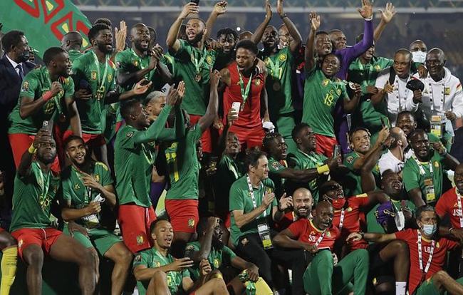 一场3-1!首个决赛席位诞生,兄弟合砍40分！这一刻，他们等了55年