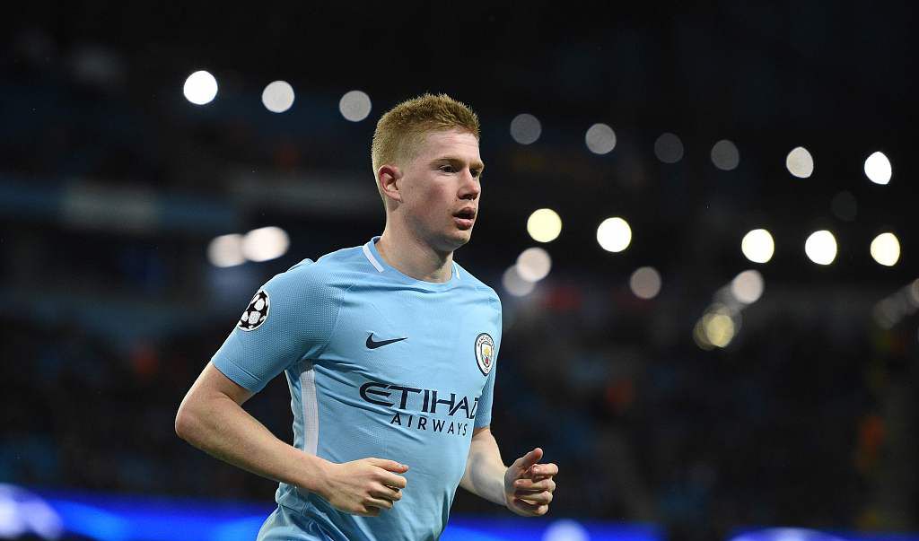 西甲战报：斯威德伯格梅开二度，九人皇马0-2塞尔塔