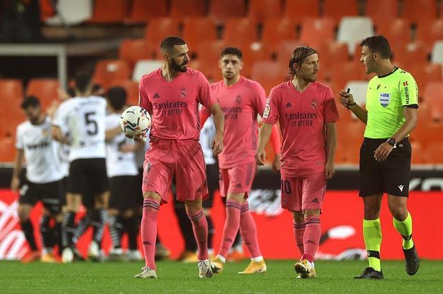 中超或将迎来解散潮，记者曝严重欠薪隐忧，梅州客家有望成最大赢家